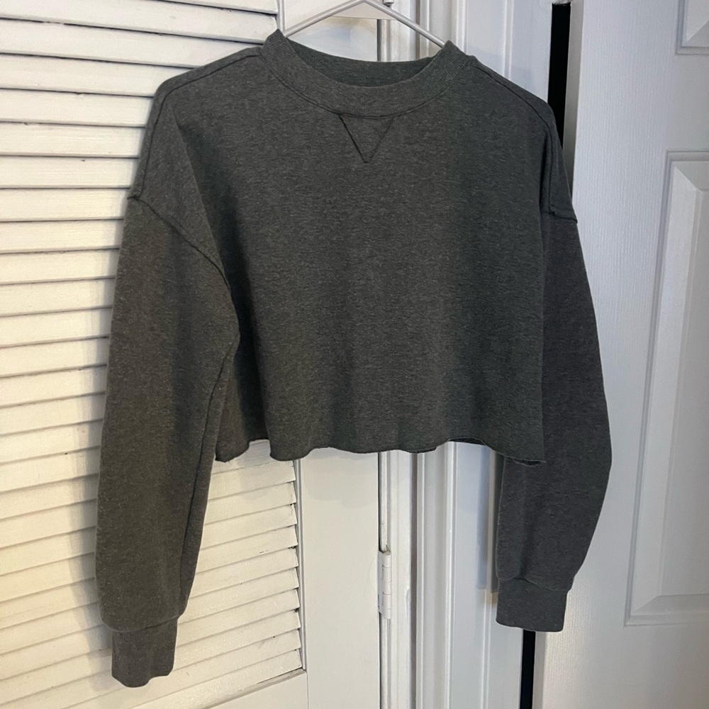 Colsie Charcoal Cropped Sweatshirt
